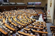오늘 '윤 대통령 2차 탄핵안' 본 회의 표결…여 이탈표 여부 탄핵 결정
