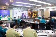 김해공항 에어부산 여객기 화재사고 기체 반소 전원탈출 1명 입원... 수습 총력